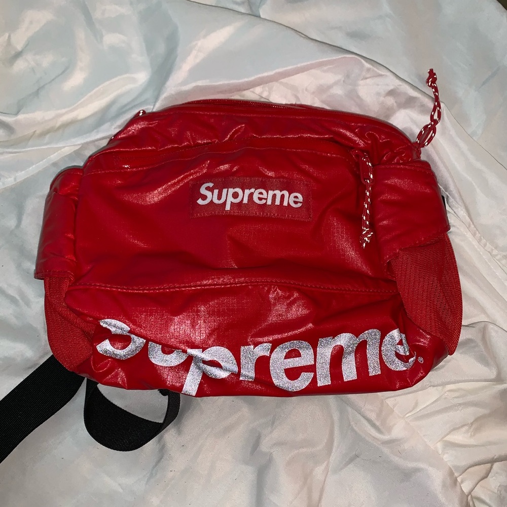 SUPREME WAIST BAG